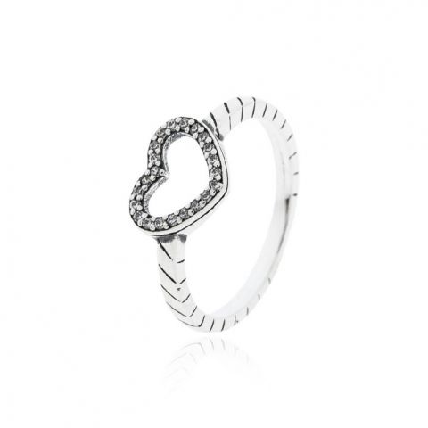 Anillo Corazón con Circonitas
